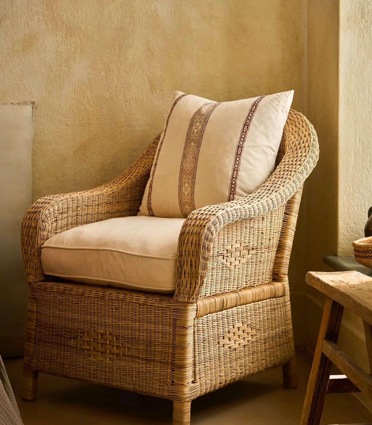 Classic 1-Seater Woven Cane Lounge Chair